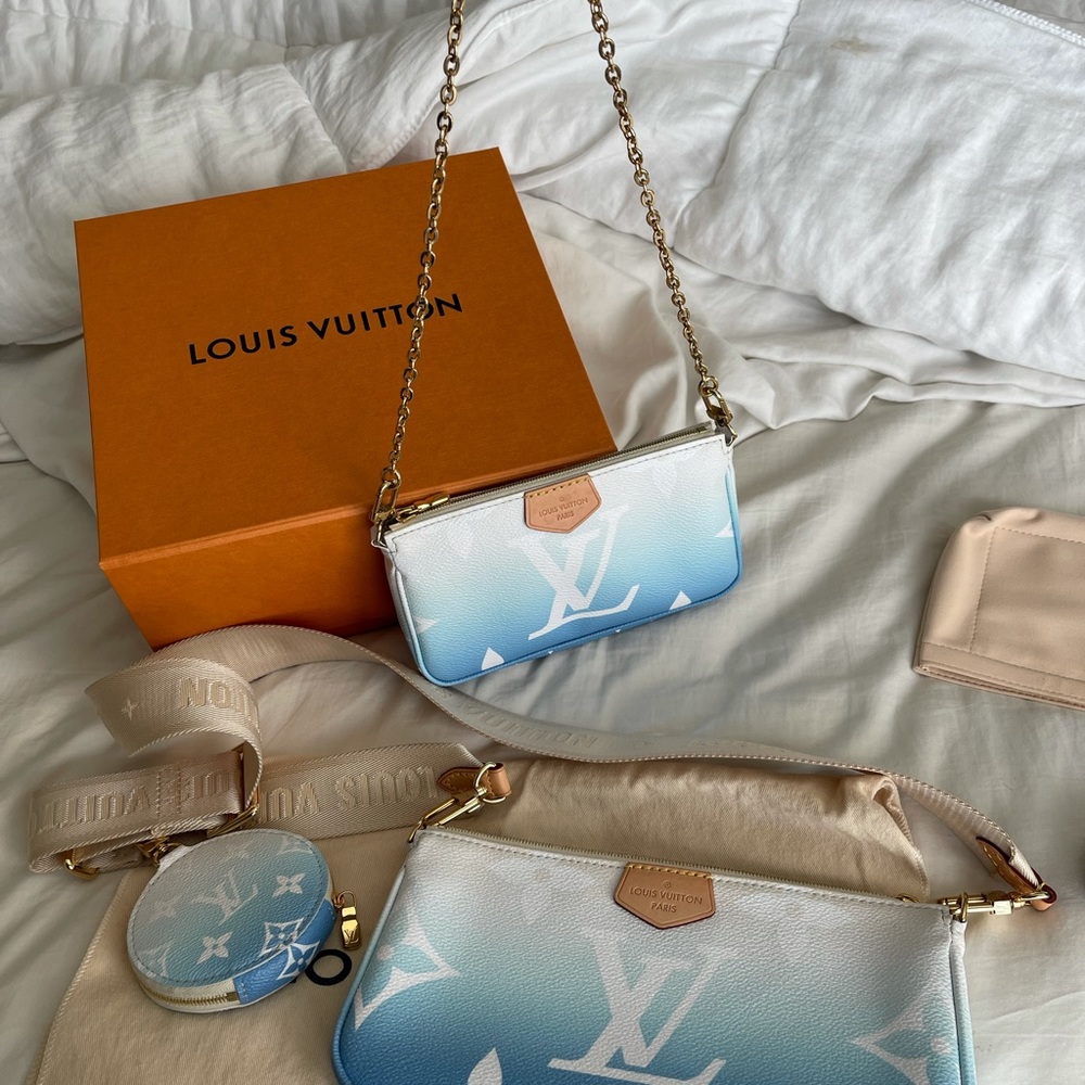 Louis Vuitton by the pool multi pochette in Blue - No Strap